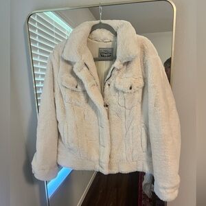 Levi’s Fur Trucker Jacket XL